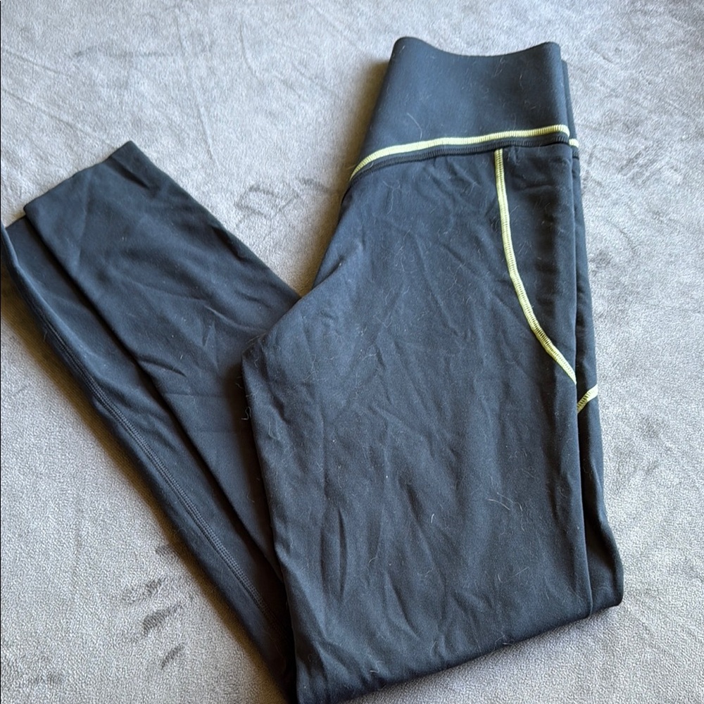 Black High-Waist Leggings with Contrast Stitching